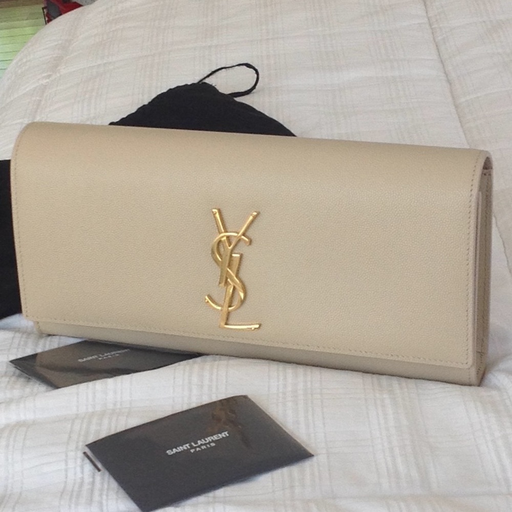 Ysl nude clutch. Barely used (maybe three times)